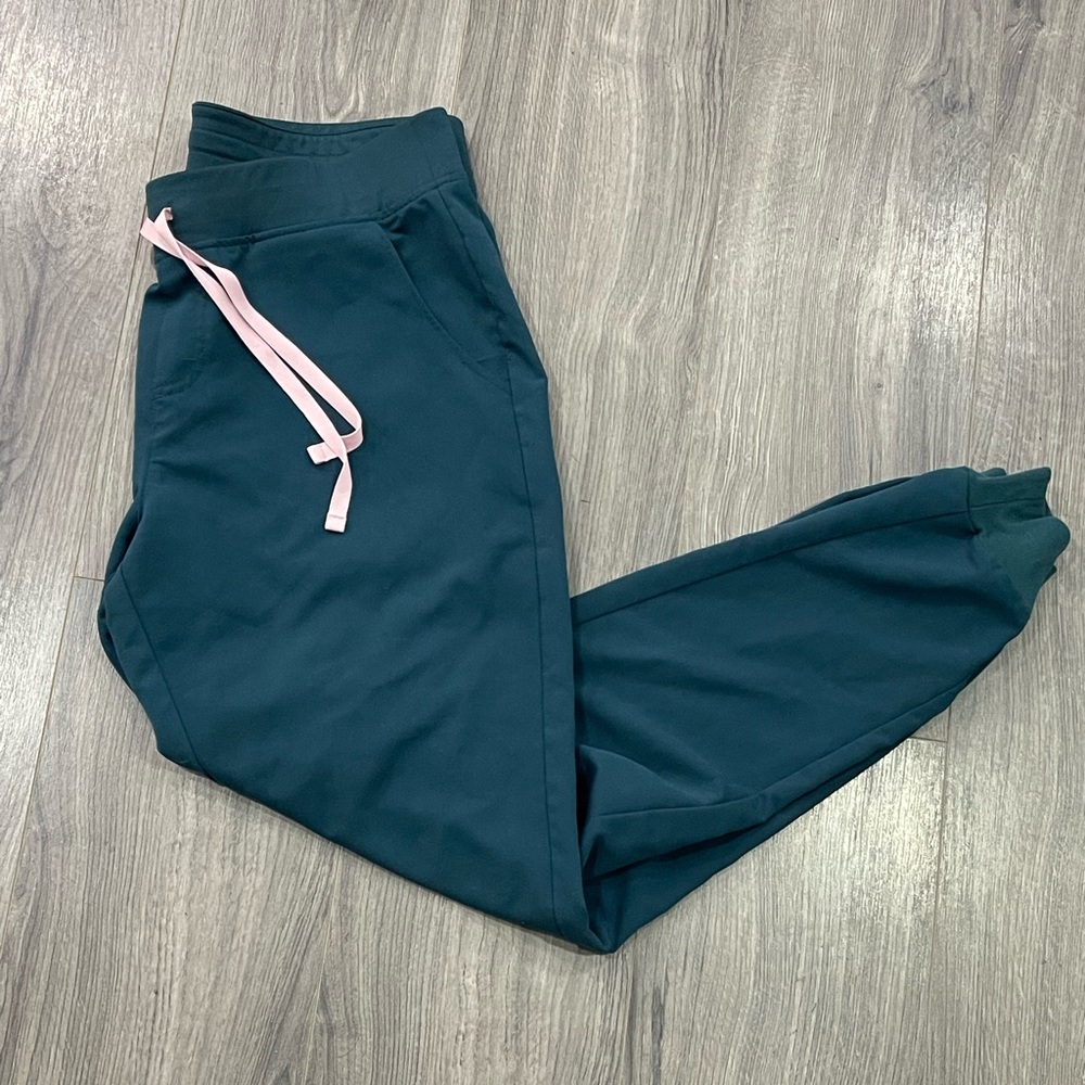 FIGS High Waisted Zamora Scrub Pants—Large Tall